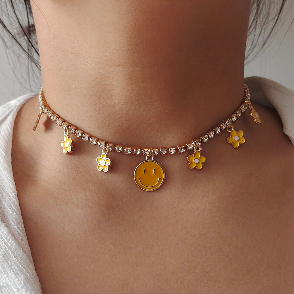 YELLOW - SMILEY FACE DAISY FLOWER NECKLACE