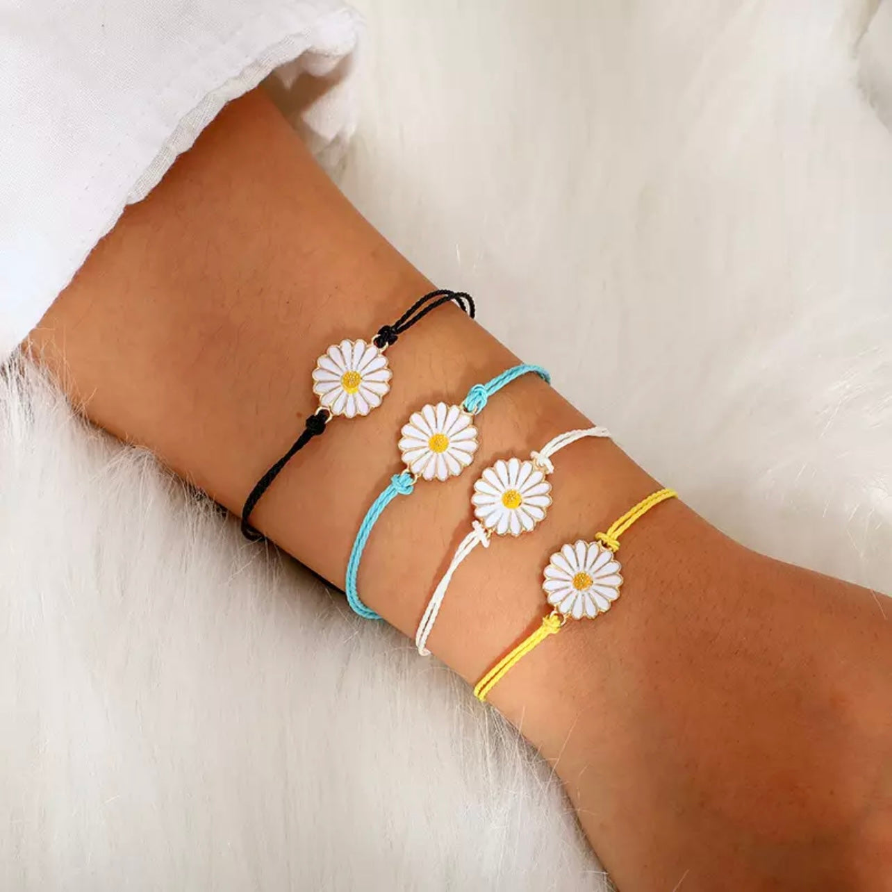 DAISY CHARM HAND BRACELET SET